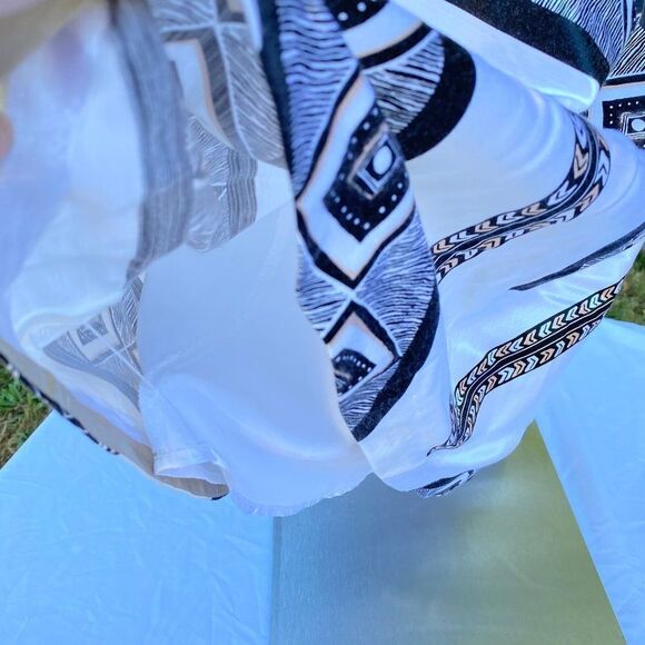 White House Black Market Aztec Silk Skirt WHBM Sz6 - Picture 13 of 13